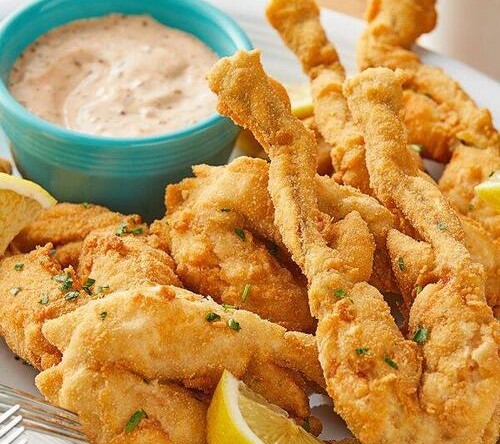 Fried frog legs with dipping sauce